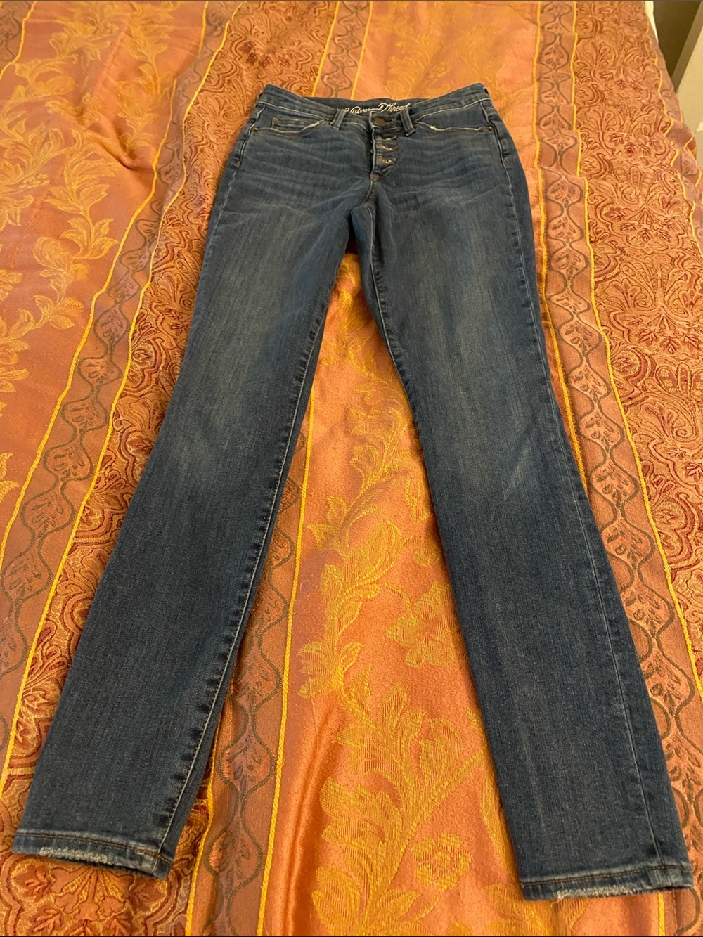 Universal Thread Women's Skinny Jeans in Dark Indigo